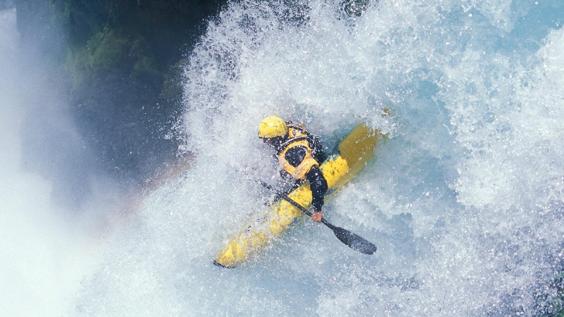德甲联赛激战正酣，拜仁慕尼黑紧追榜首多特蒙德